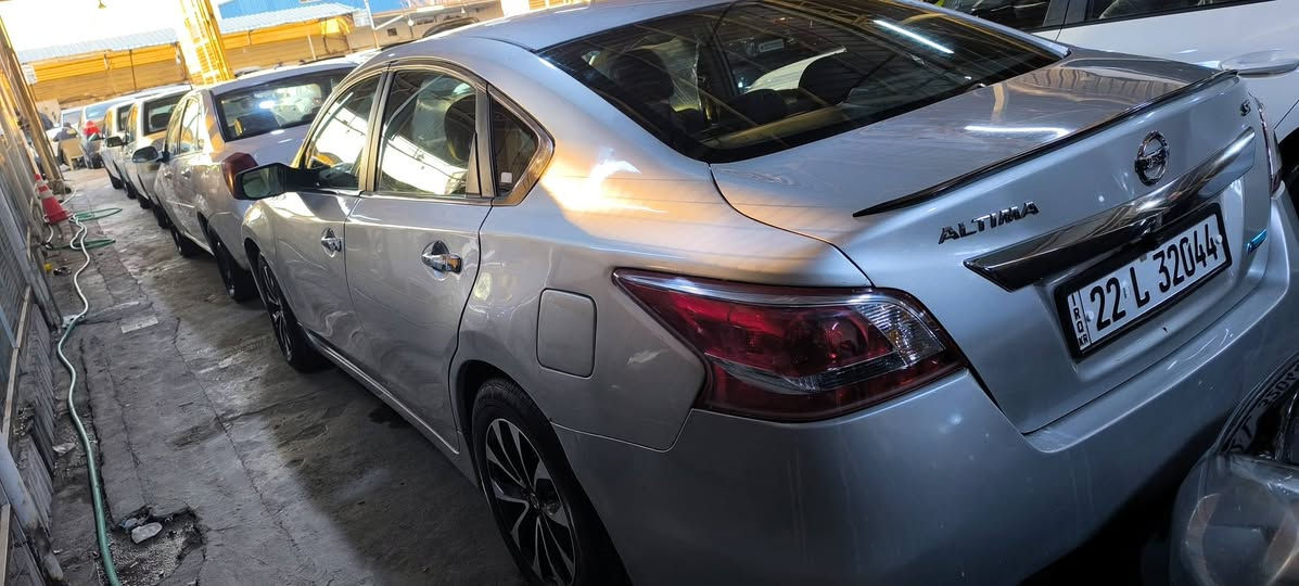 4.  سبو خه بي لي درانه سه نه وي نويه   به نا وي خؤ مه گيرو مه كينه و ته بري دي به شه ره   شوين هه و لير     

*********** أربيل, العراق
