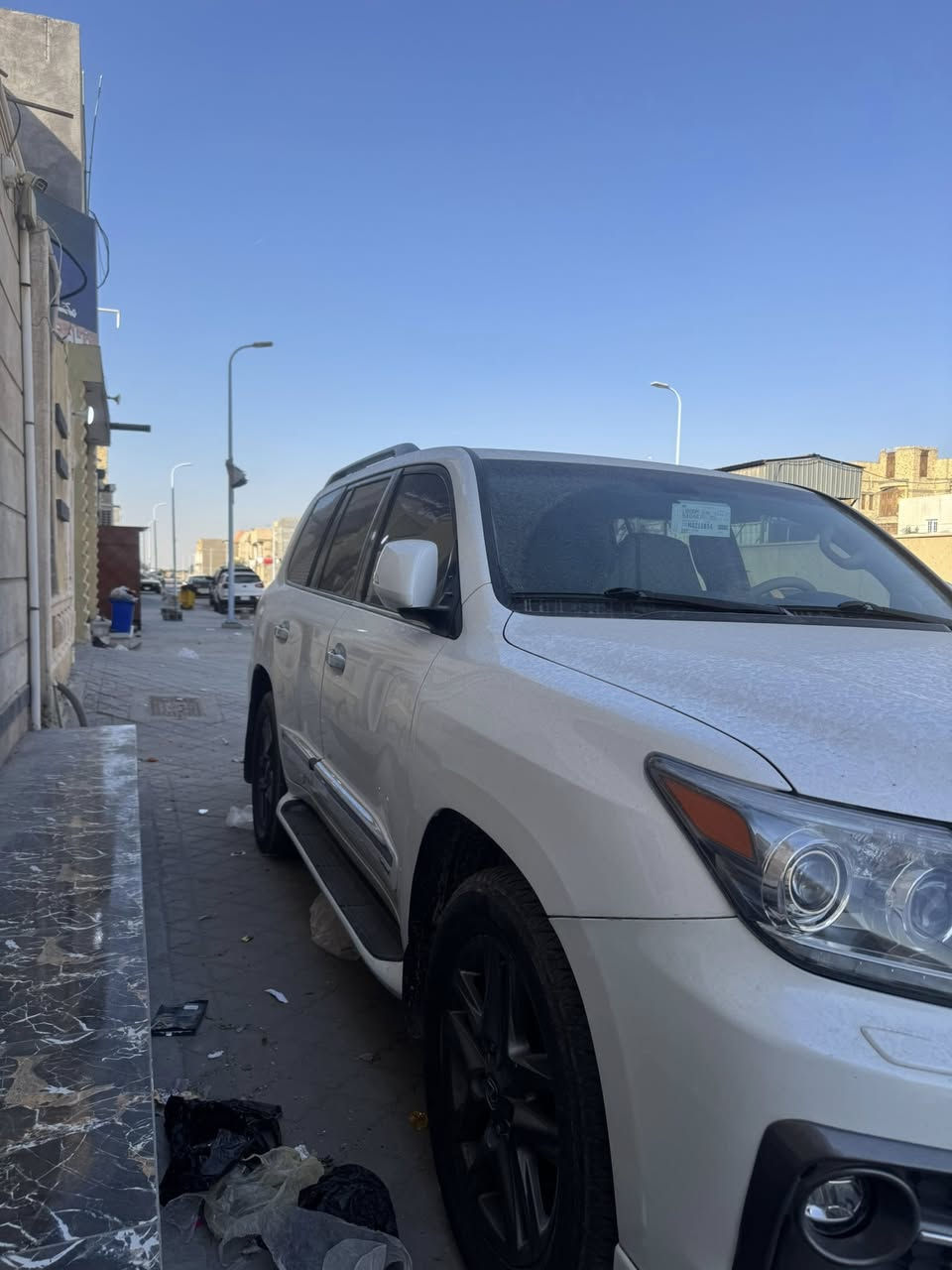 لكزس للبيع 2014 السيارة كفالة عامة 570 Lx S فول مواصفات للأخير السيارة ماشية 160,000 km وسعر جداً مناسب وجناية اللكزس يعرفون السعر 4 دفاتر و 10 
للتواصل : ***********
