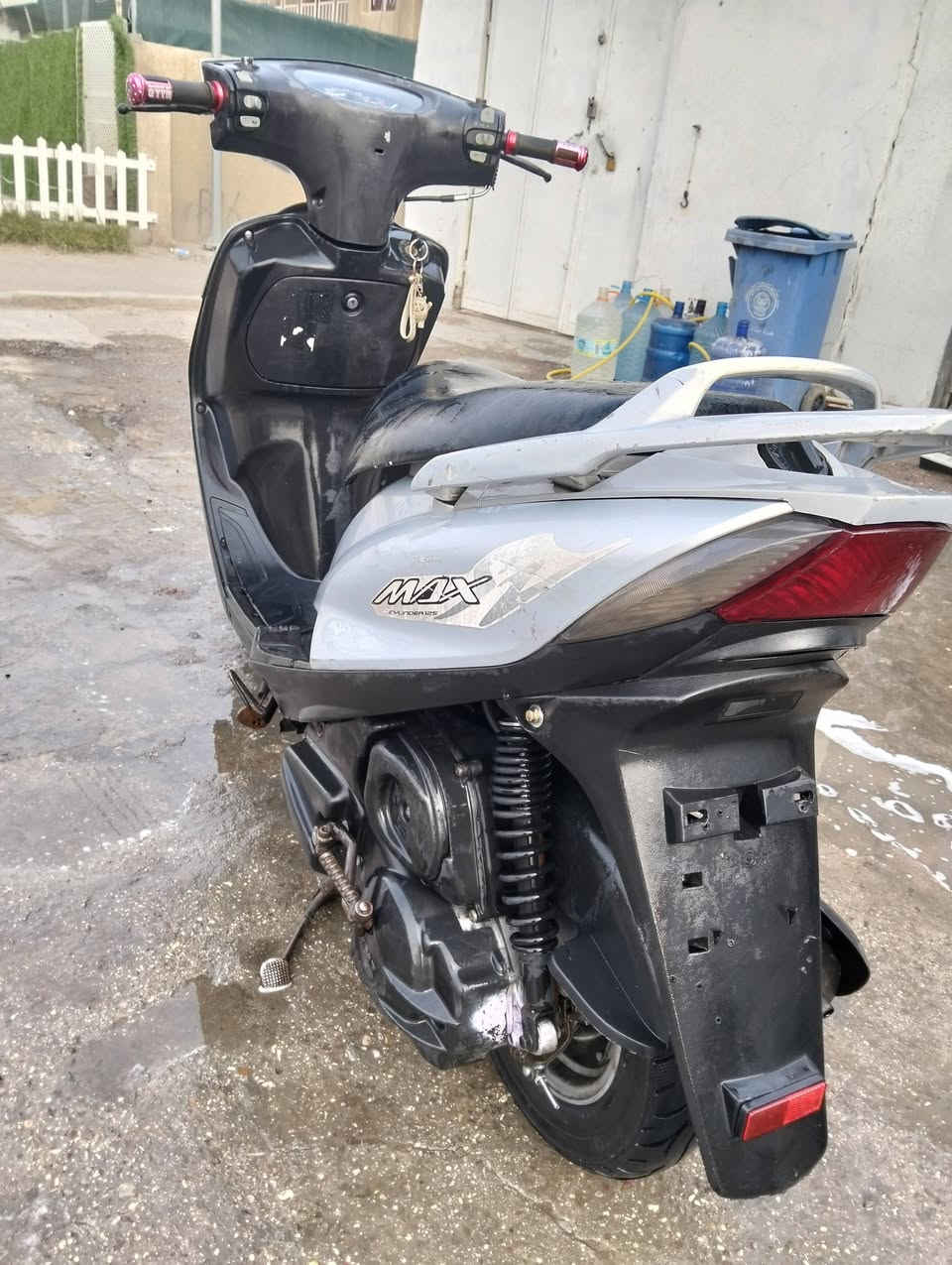 سلام عليكم دراجه ماكس 140للبيع دراجة جديده اخت لرنبه كله شغاله وبلاديه شلعه معدل خير من الله ترايك للبصره مكان بلديات سعر 450 بيه مجال للشراي رقمي ***********
