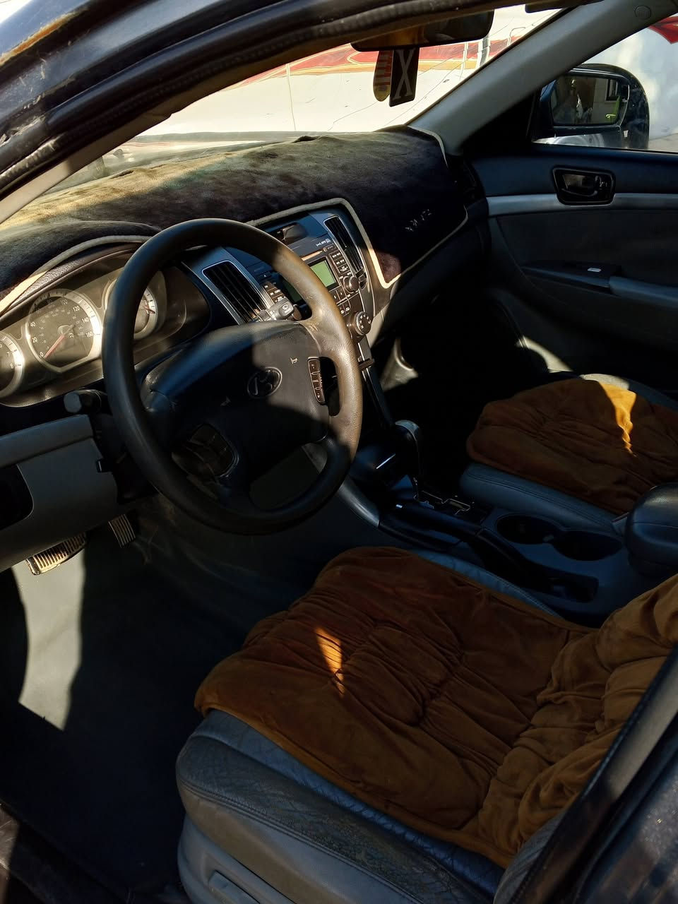 سلام عليكم للبيع سوناتا 2009 وارد امريكي 
بيه قطعتين صبغ جاملغ بنيد بدون دواخل 
بيه جراد باب بسيط سيارة جديدة معنه الكلمه 
تخم تاير صدر جديد مكينة وكير جديد 
السعر 110 بيه مجال 
للاسفتسار *********** 
واسط الزبيديه
