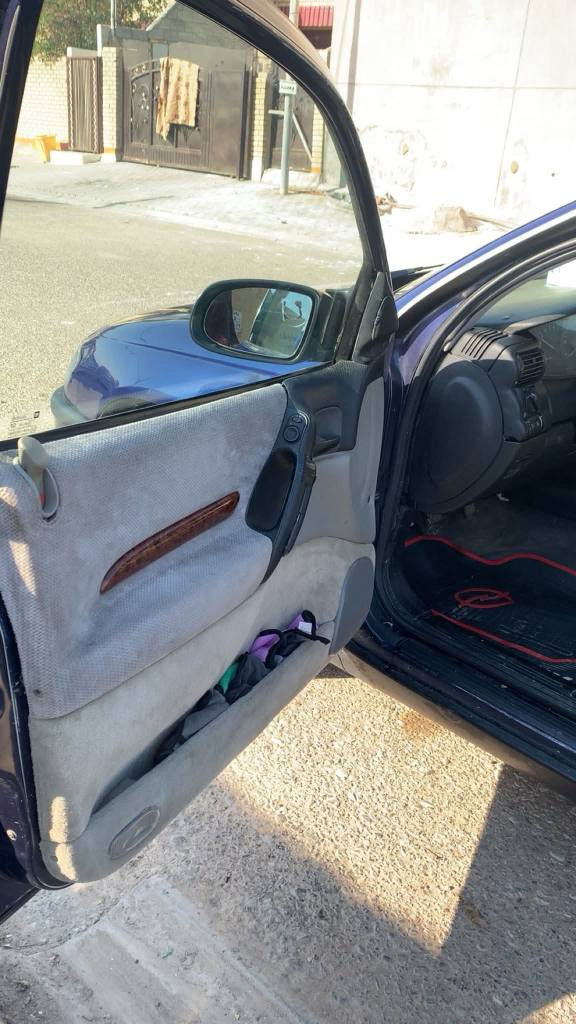 اوبل بزون موديل 1997 مصبوغة جمالية محوره كير ومحرك ونجي داخلها جديد مشروع وطني دفتر بنزين بيها نقص باور استيرن فقط مكاني كركوك سعرها ٣٨ وبيها مجال
*********** كركوك, العراق
