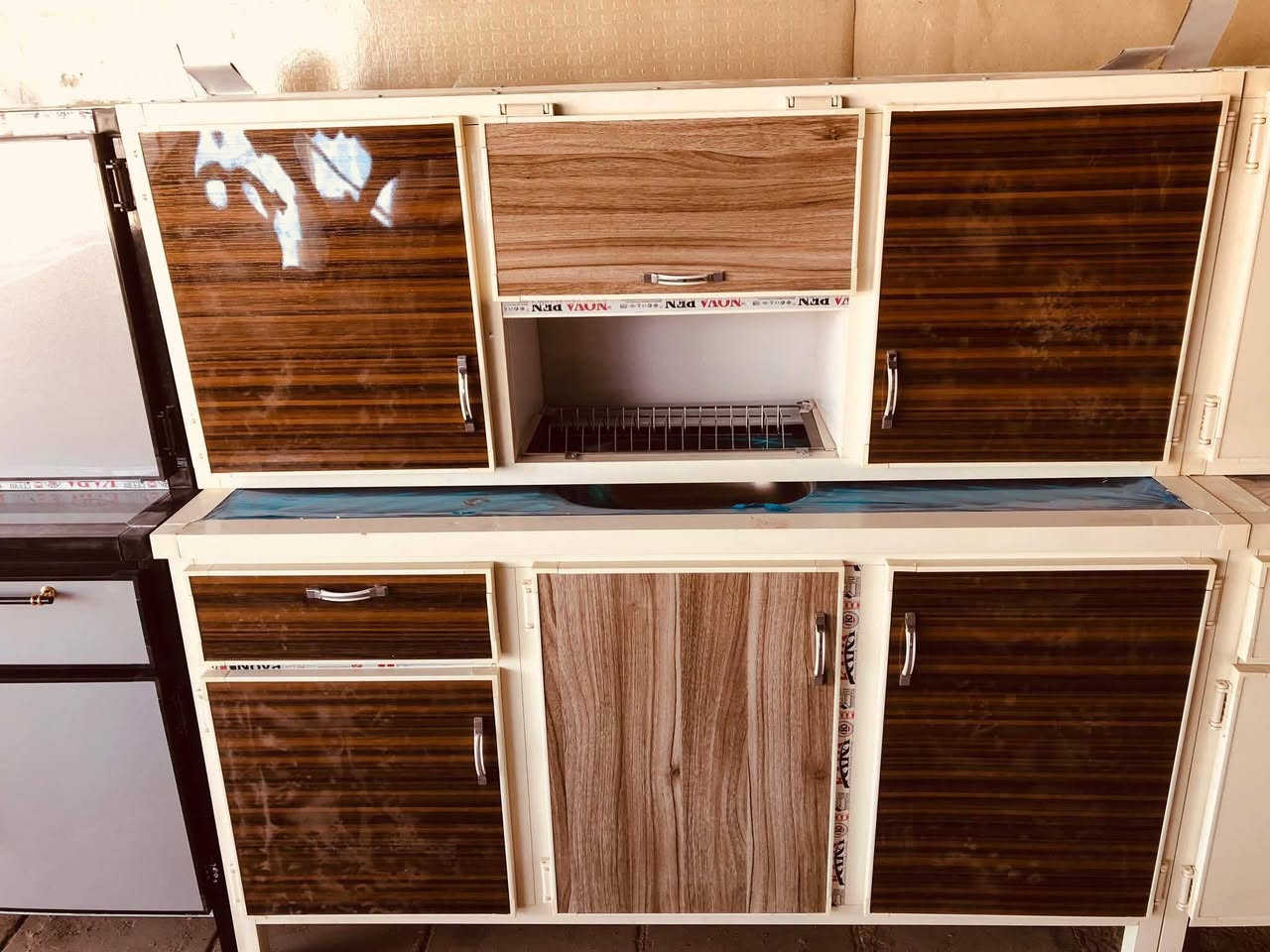 السلام عليكم متوفر كاونترات واخشاب جديد ومستخدم وايضاََ يتوفر نضام استبدال  الكاونترات الجديد بل مستخدم وعمل وصيانة الكاونترات والاخشاب المكان مشخاب قرب جسر الدبينيه
السعر والتفاصيل (خاااص خاااص؟) 
***********
