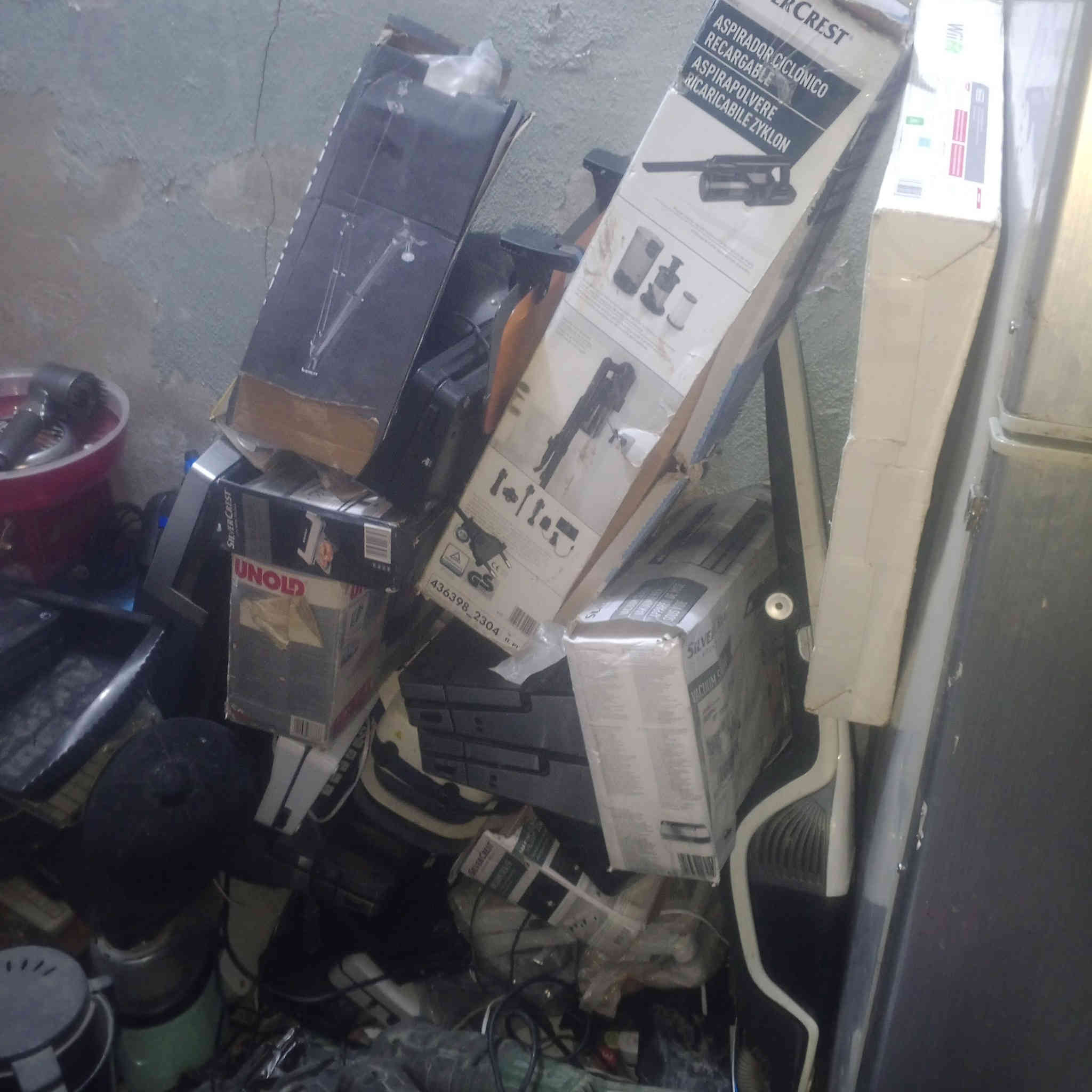 شلعه فحم السعر ٢٠٠ الف عنوان بغداد حي السفير ***********
