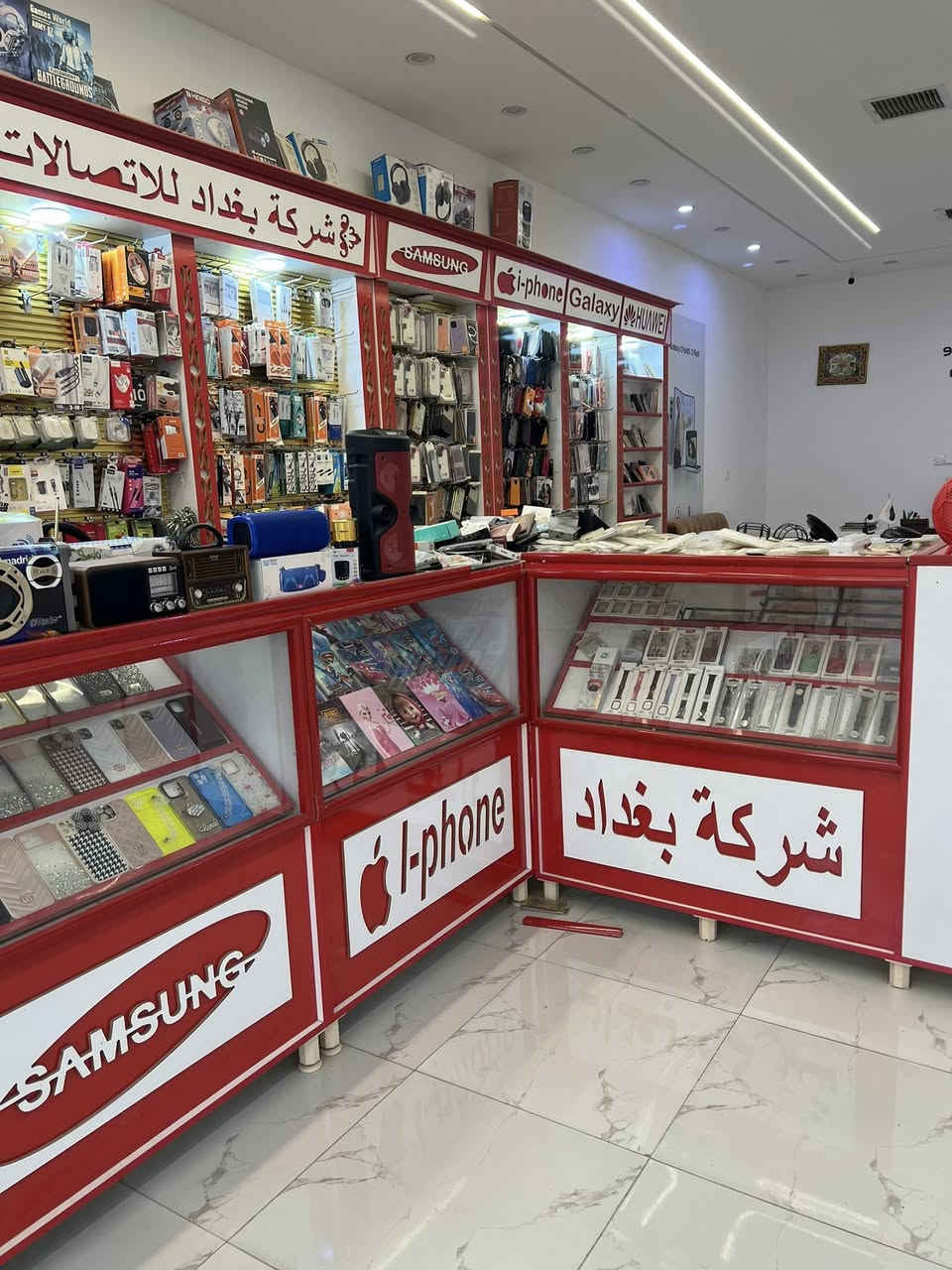 محل لبيع معه كامل حاجات عنوان سوك جمهورية محل متوفر بي كلشي ***********
