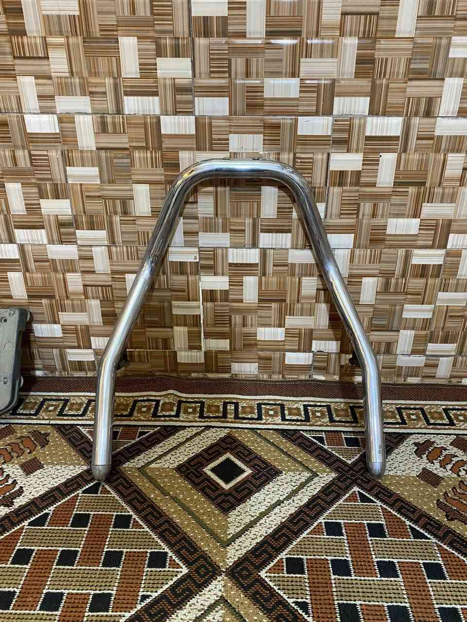 السلام  عليكم شباب قاعده مال جنطه تابوت  و والآستان مال سلفر بقلاوه قيم وأخذ.   رقم الهاتف.        ***********
