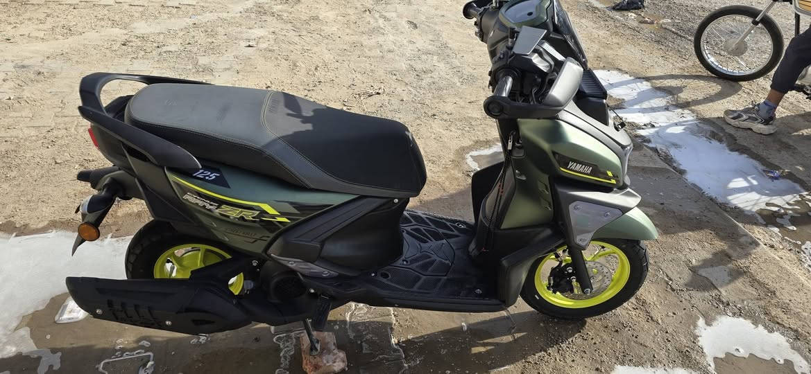 سلام عليكم دراجه ZR موديل ٢٥ دراجه شخط مابيه  نضيفه ماشيه ٤٠٠ الاستفسار ***********
