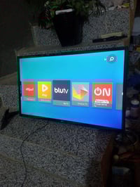 شاشة ذكية • ٣٢ بوصة • انترنت وستلايت