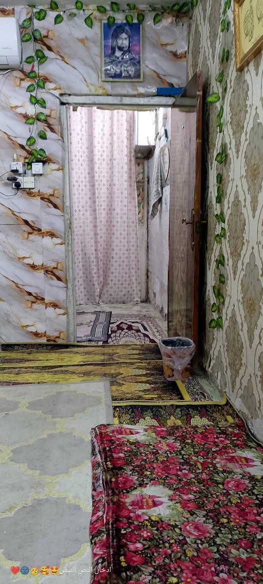 السلام عليكم بيت تجاوز في الزعفرانيه محله 950 للبيع قرب اسواق حمودي 25مليون وبيه مجال علمن البيت تشجير ومرقم ***********
