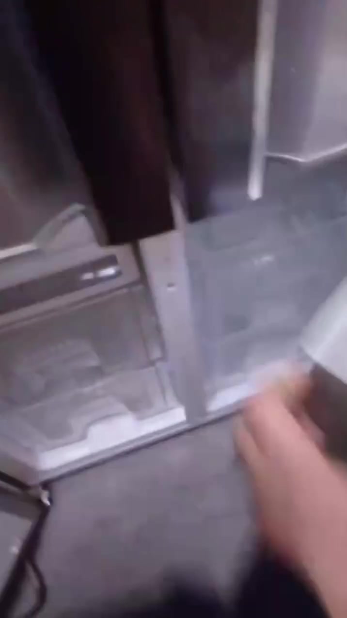 ثلاجه فستل ربع ابواب صنع مكعبات ثلج  كلش جديده


**إذا كنت صاحب هذا الإعلان وتريد حذفه لأي سبب، رجاءا أرسل رسالة إلى الدعم الفني**