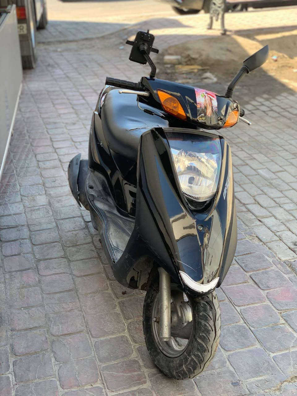 ⚜️أللهم صل على محمد وآل محمد⚜️
⚜️وعجل فرجهم والعن عدوهم ⚜️
دراجه بريز
سرعه 140
نضافه 75%
كابريتر أصلي✅
زوج تايرات جدد✅
بريك أمامي بريك خلفي شغالات✅
كفرات نضيفه✅
مكينه مجفته تجفيت درجه أوله
دراجه خير من الله يشهد الله دراجه حلوه وناعمه
سعر675 وبيها مجال
كلشي ذاكرلك موتخابرني وتكلي شبيها

*********** 
مدينة الصدر كياره
