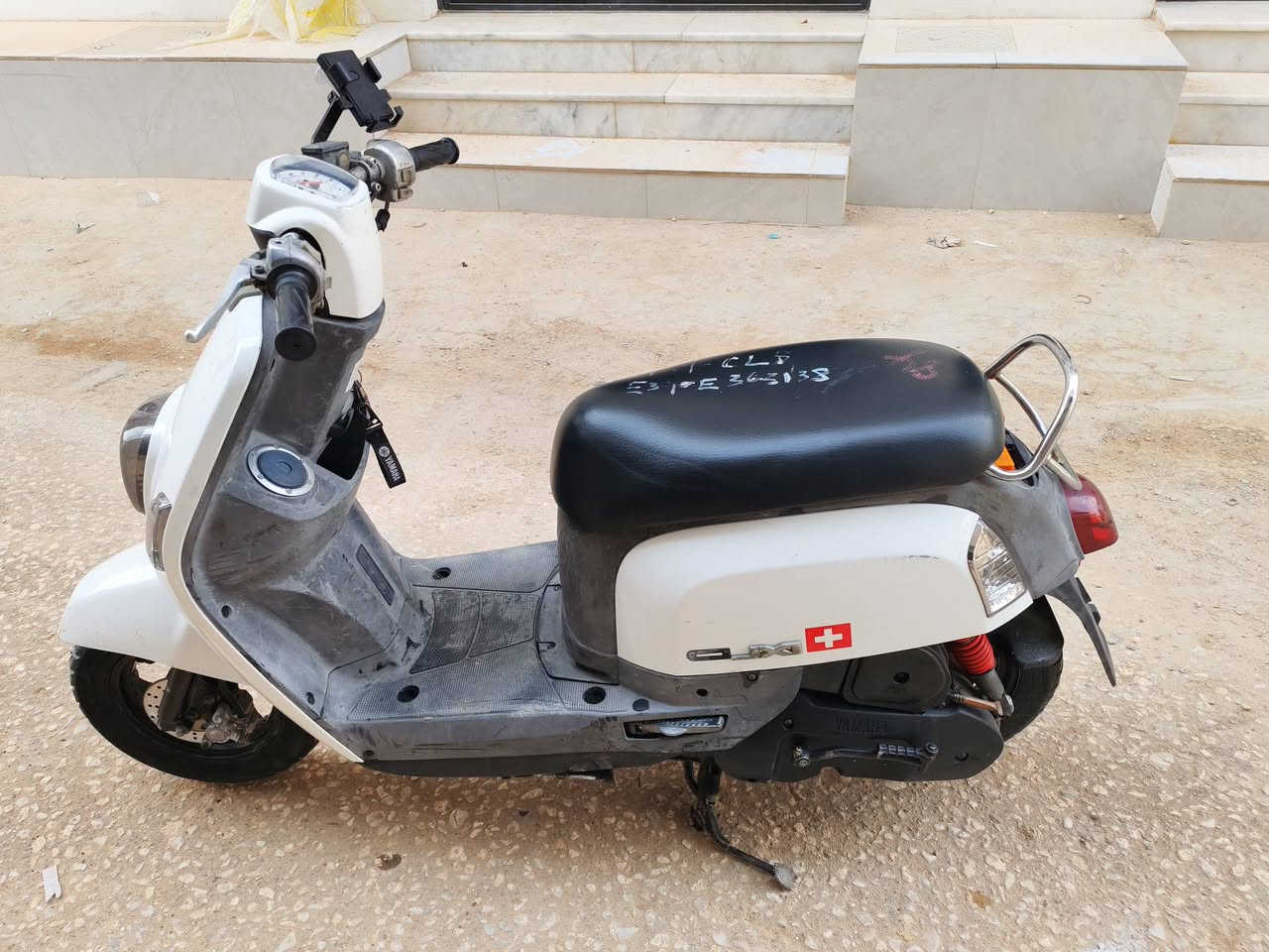 السلام عليكم دراجه بوليسي نظيفه ما مفتوح المحرك كل شيء شغال بيها السعر سعر 800 وبيها مجال العنوان كربلاء الروضتين ***********
