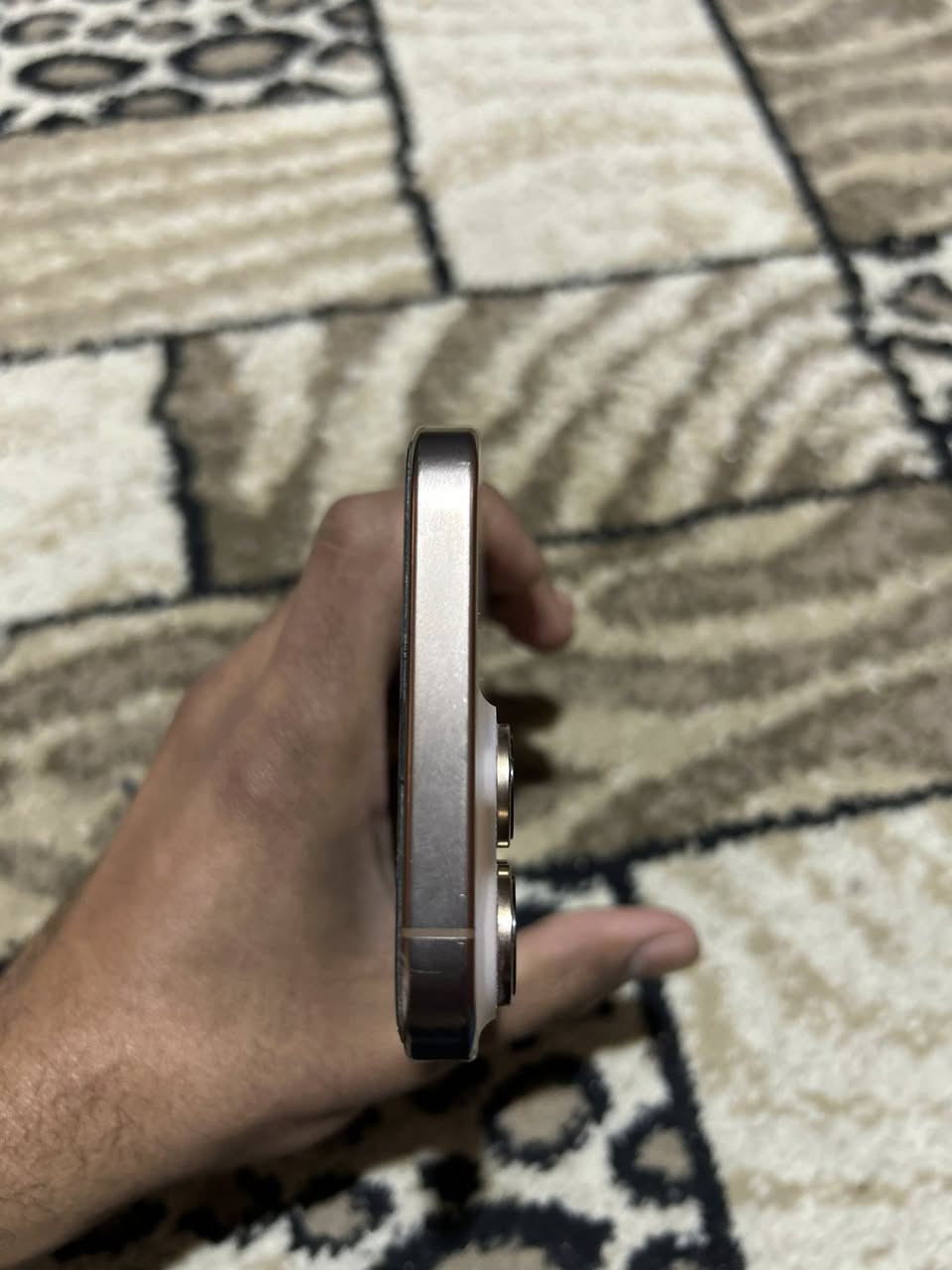 سلام عليكم عندي مبايل ايفون 16 برو ماكس جهاز نضيف وضمان ماستر وجهاز وكع من عندي وكعه بسيطه وصارت بي طخه بالشاصي وطخه بالجامه مال كامره بطاريه 94 ذاكره 256 ورايده بمليون و400 وبي مجال للطيبين والمكان بغداد الغزاليه الهياكل وهذا رقمي للأستفسار ***********
