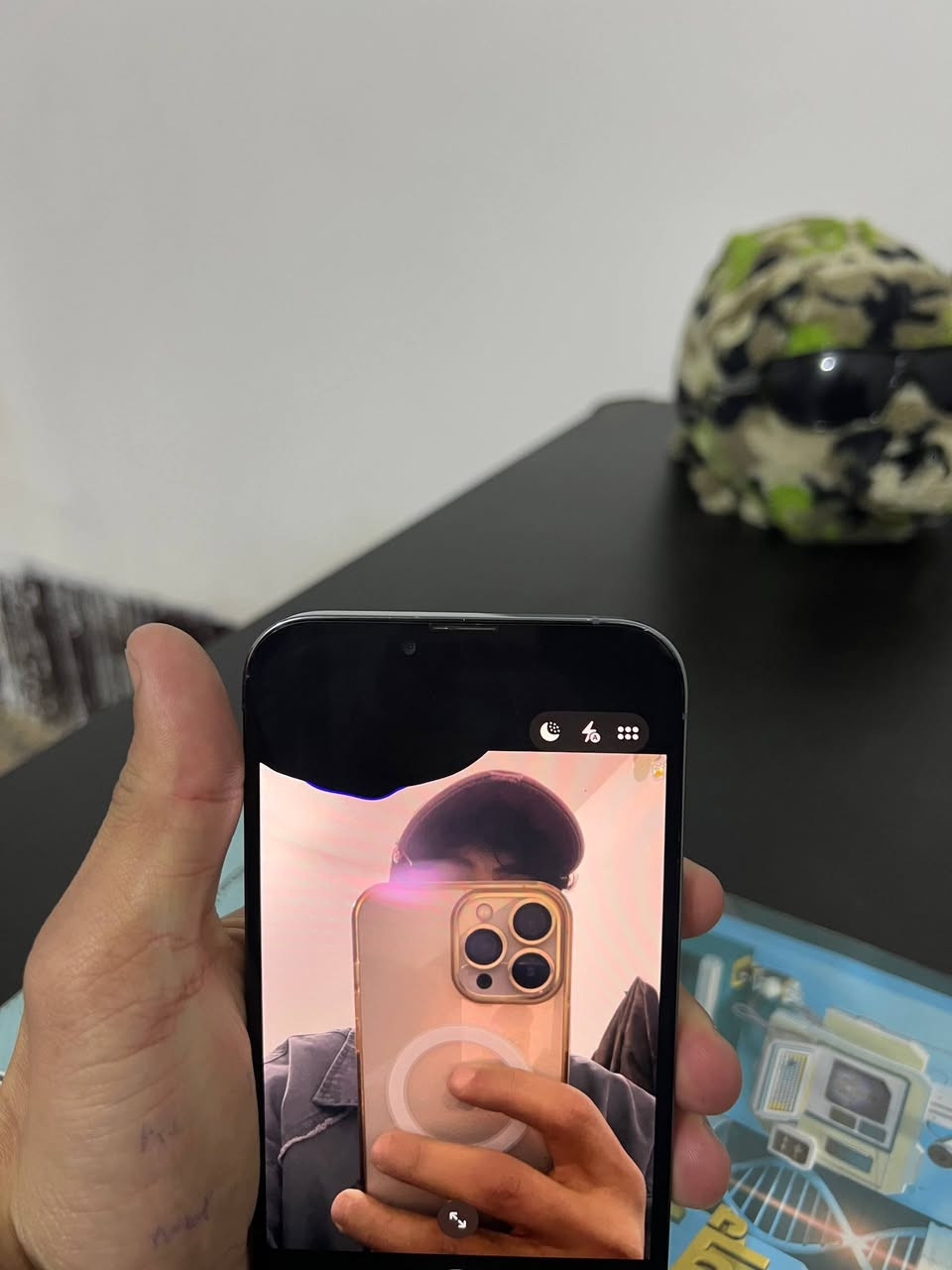 آيفون 13 برو ماكس لون بحري الجهاز عربي ماستر شرق أوسط ذاكره 256 فيس ايدي شغال الجهاز كل شغال فقط مستبدل بطاريه اصليه وكامره تفصيخ وكامرة كلش نظيف البصمه شغاله صوت إتصال كامره نت كلشي شغال الشاشه ابلاديه بس بيها سواد من فوك ابد ما أثر ع شاشه سعر الجهاز 360 وبي مجال بسيط العنوان بغداد المنصور رقم تلفون *********** وبي واتساب
