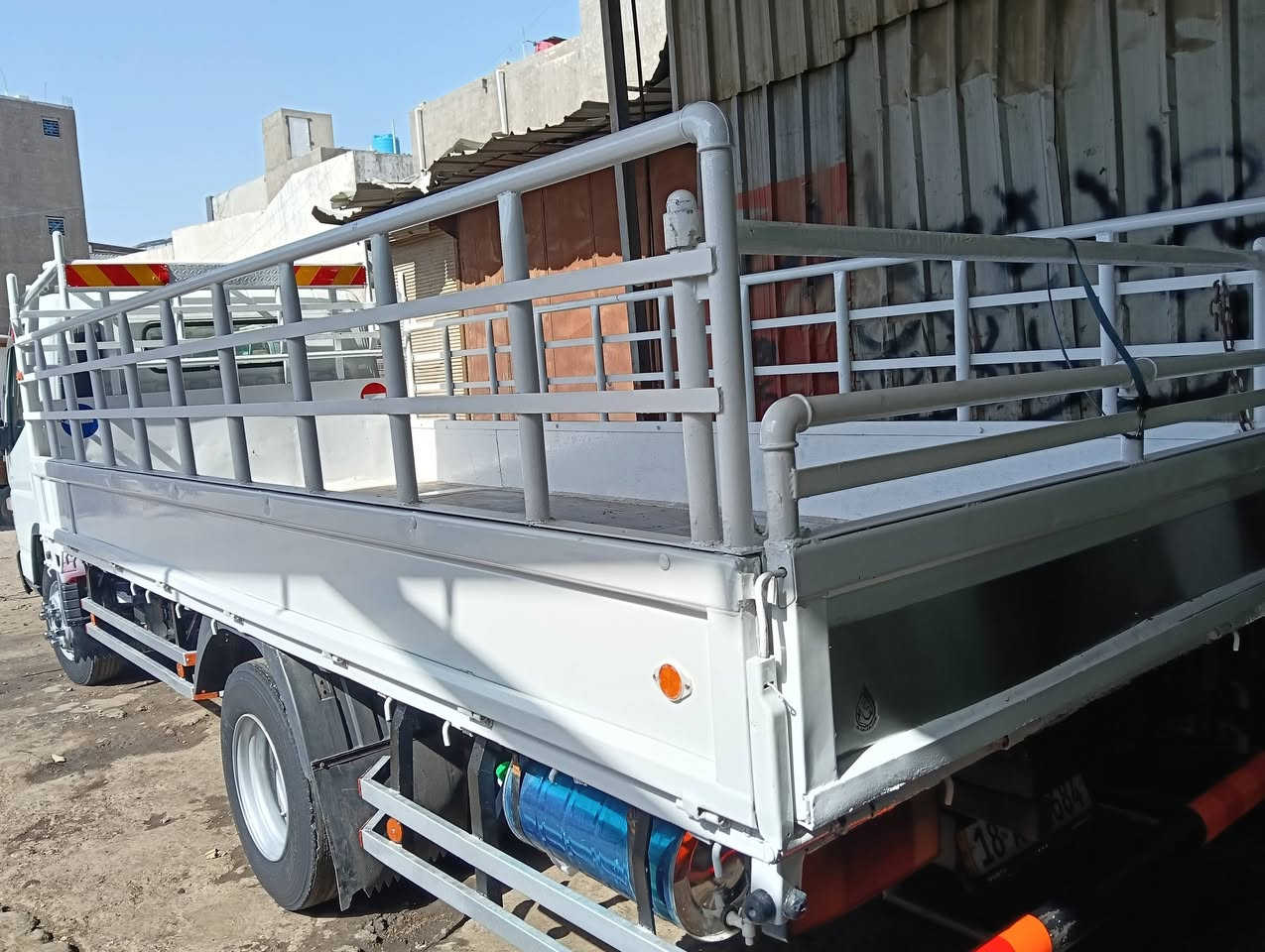 سلام عليكم كنتر للبيع طول 5 متر موديل 13باسمي رقم بابل انكليزي عنوان بغداد ملاحظة البدي مصبوغ سعر $200 بي مجال موبايل ***********
***********
