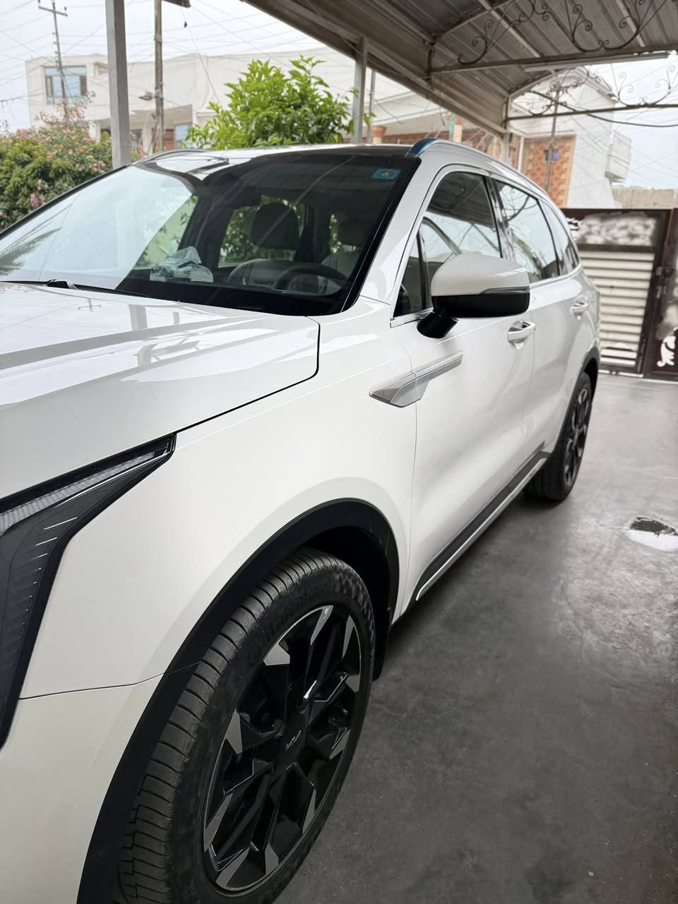 سلام عليكم
للبيع 

كيا سورنتو موديل ٢٠٢٥ خليجي 

رقم بغداد

ستة سلندر 

فول مواصفات عدا الفورويل ولكشن حار بارد 

بصمة

بانوراما 

كير ماوس 

سايد برك بصمة

داتا شو 

ويل ٢٠ 

دبل كامرة 

كشنات كهرباء 

صندوك كهرباء 

حساسا 

كار بلي 

نزول منحدرات 

تحكمات ستيرن 

اوتو هولف 

شفتات ستيرن

شاحن واير ليس 

تشغيل عن بعد 

مري شفط 

السعر ٣١٨ وبيهة مجال 

مكان السيارة بغداد 

الاتصال *********** 

مكفولة فقط بارد بلباب مأشر
