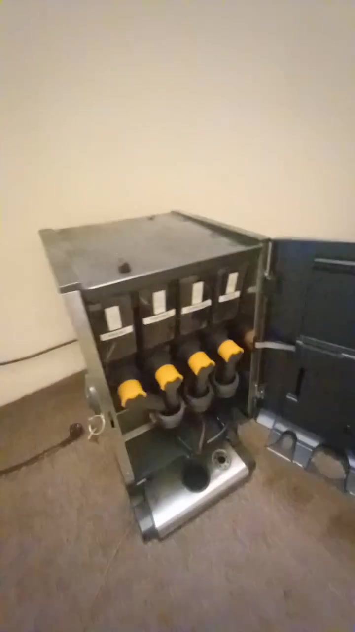 جهاز كوفي للبيع
اربيل 
اي استفسار على خاص


**إذا كنت صاحب هذا الإعلان وتريد حذفه لأي سبب، رجاءا أرسل رسالة إلى الدعم الفني**
