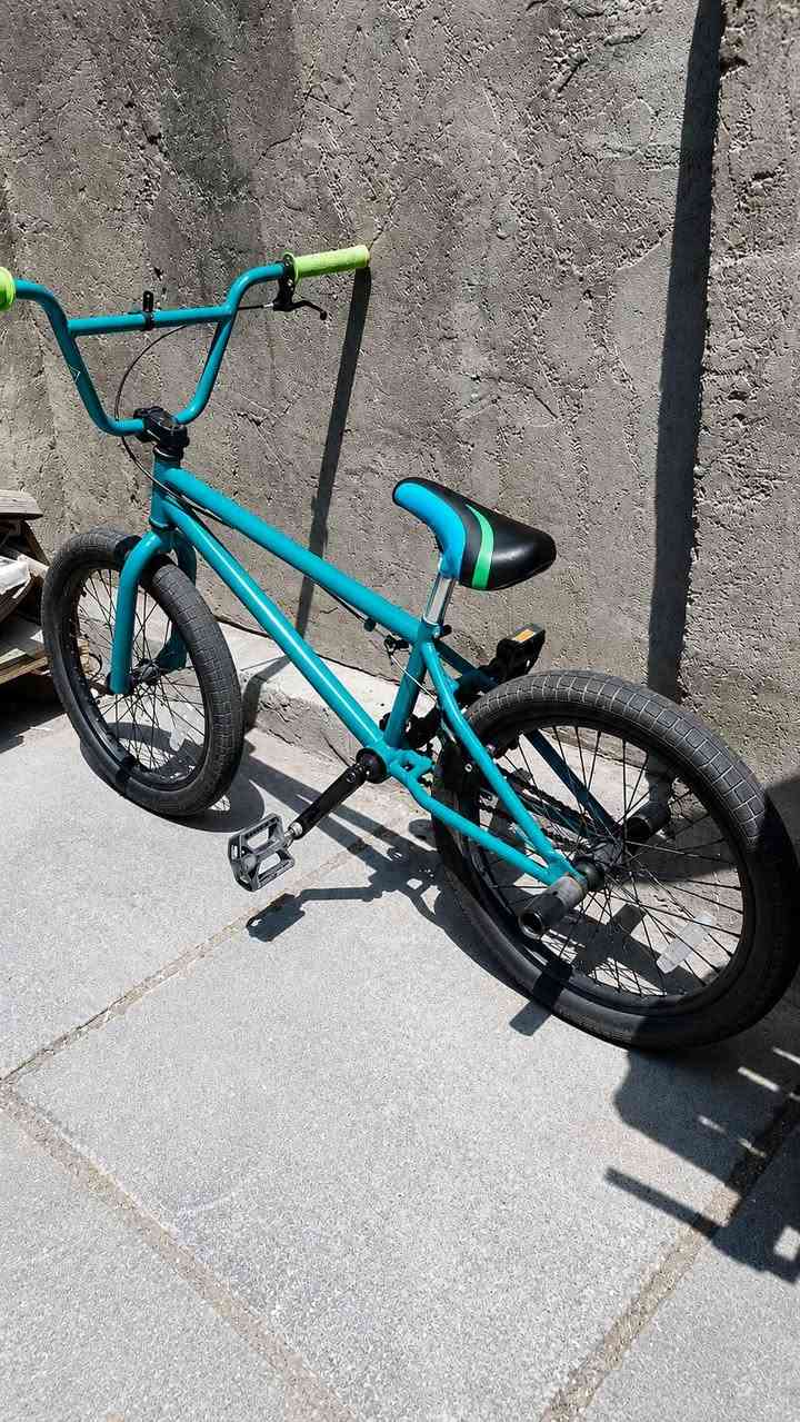 سلام عليكم بايسكل BMX للبيع ابو الحركات فول مواصفات نظيف واستعمال قليل وماحفظ عليه جاهز وما يحتاج اي تصليح السعر 130 الف وبي مجال للإستفسار مراسله خاص ماسنجر


**إذا كنت صاحب هذا الإعلان وتريد حذفه لأي سبب، رجاءا أرسل رسالة إلى الدعم الفني**