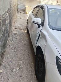 بي وايدي موديل 25 ماشيه 2000 بيه هاذه الحادث  بدون اي داخل رقم بغداد  ...
