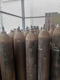 اسطوانات اوكسجين • ١٠٠ • حله نزيزه