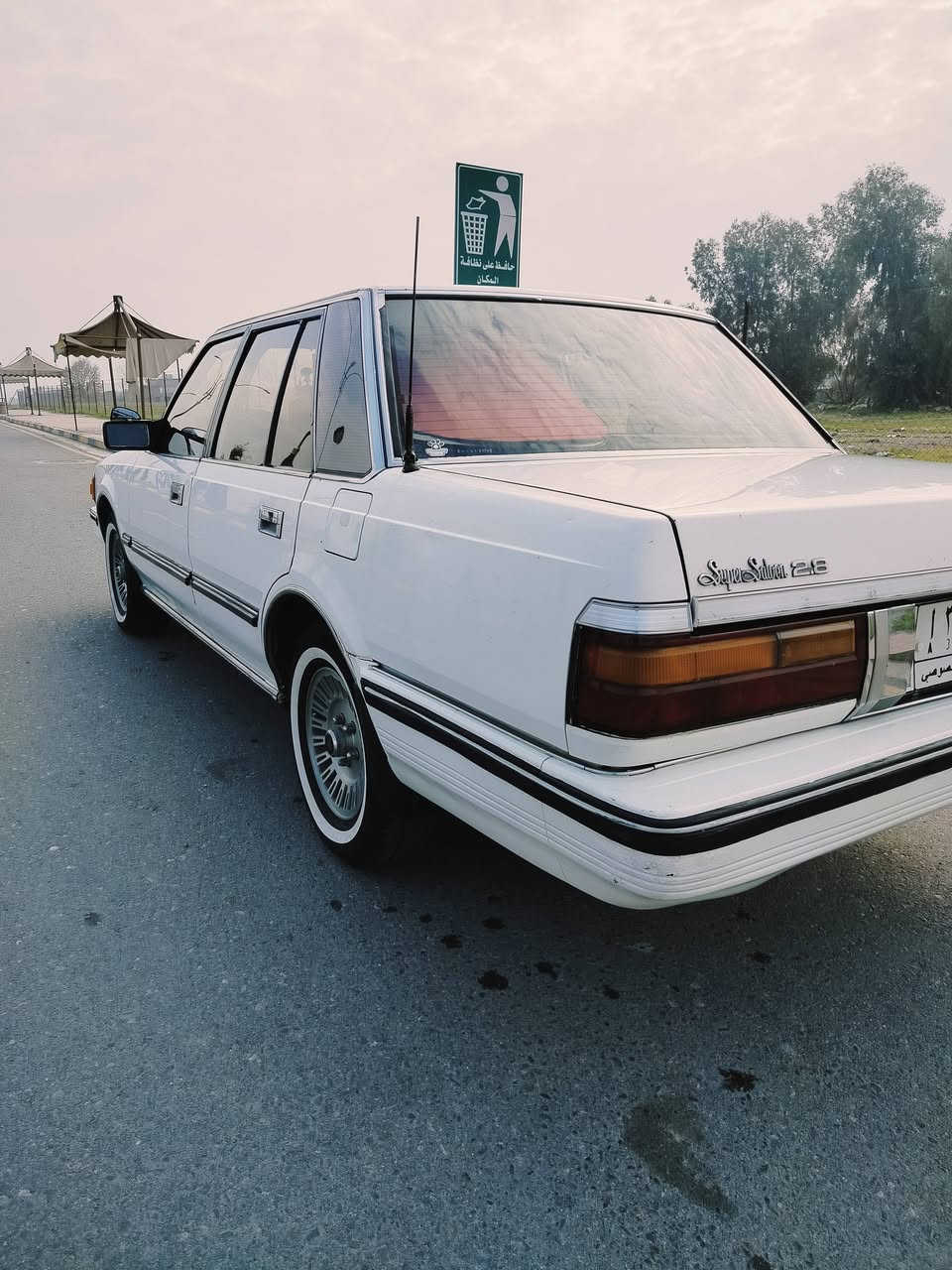 السلام عليكم .سوبر للبيع موديل84 .كير توماتيك ومحرك بطه 2500 صبغ يم السكن لايت شبر فقط ..تبريد وتدفئه شغال السعر 65 وبيها مجال ***********
