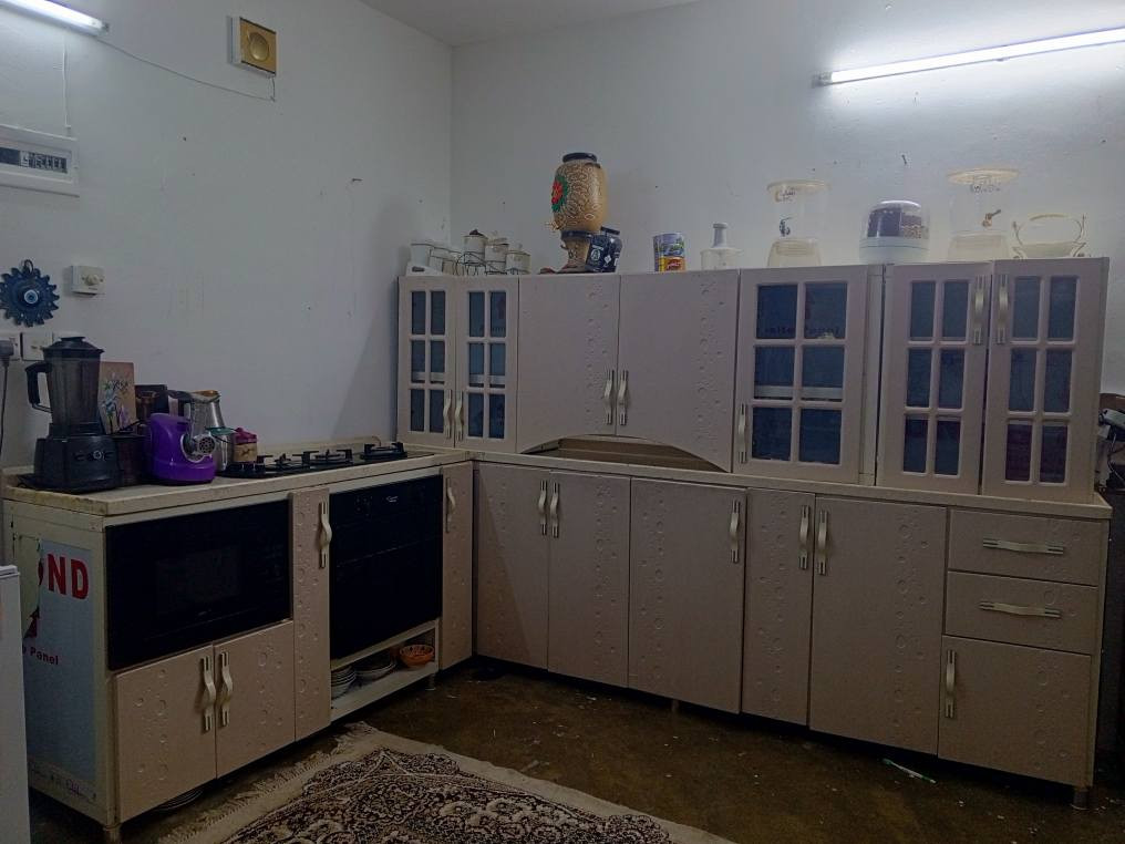 ‎كاونتر مرمر داخله المنيوم ويه سنك خمس امتار مع طباخ ومايكرو للبيع مكان كركوك حي خضراء ***********‎ كركوك, العراق
