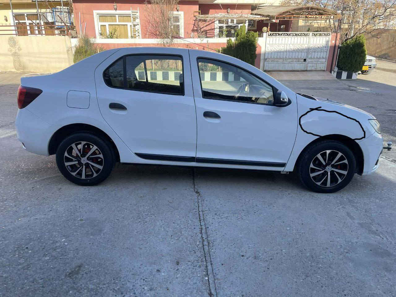 ڕینۆ سیمبول ٢٠١٧ سەنەوی تا ٢٠٢٩ بە ناوی خۆمانە، هایدرۆلیکی گێڕ و رۆنی مەکینەی گۆراوە یەک دینار مەسرەفی  نیە، مواسەفاتەکانی شاشە ئایپاد کامێرای دوواوە ویل کڕۆم دوو جام کارەبای گێری ئۆتۆماتیک و گێر عادیە نمونەیە لە جوانی، یەک پارچەی بۆیاغەی هەیە چاملغی لای سەکنی بێ ناو گرتن کەمێک قەڵەم کاری هەیە کە لە وێنەکە دیارە  سعری ٨٥ گەڵا و معامەلە

***********
*********** كويسينجاك, أربيل
