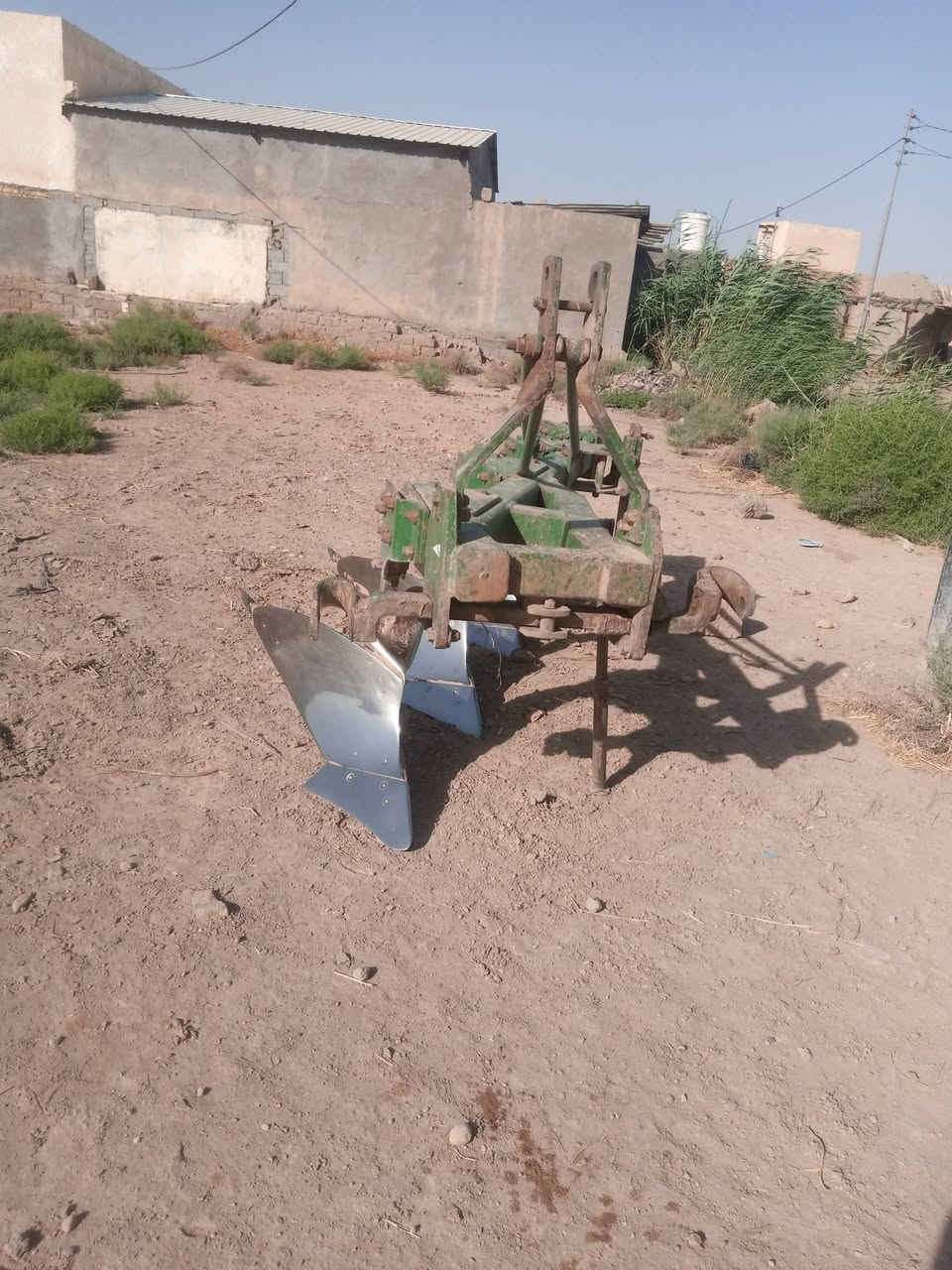 السلام عليكم فدان للبيع حجم16رباعي بي لحيم واضح بصوره شراي يتصل على رقم ***********
