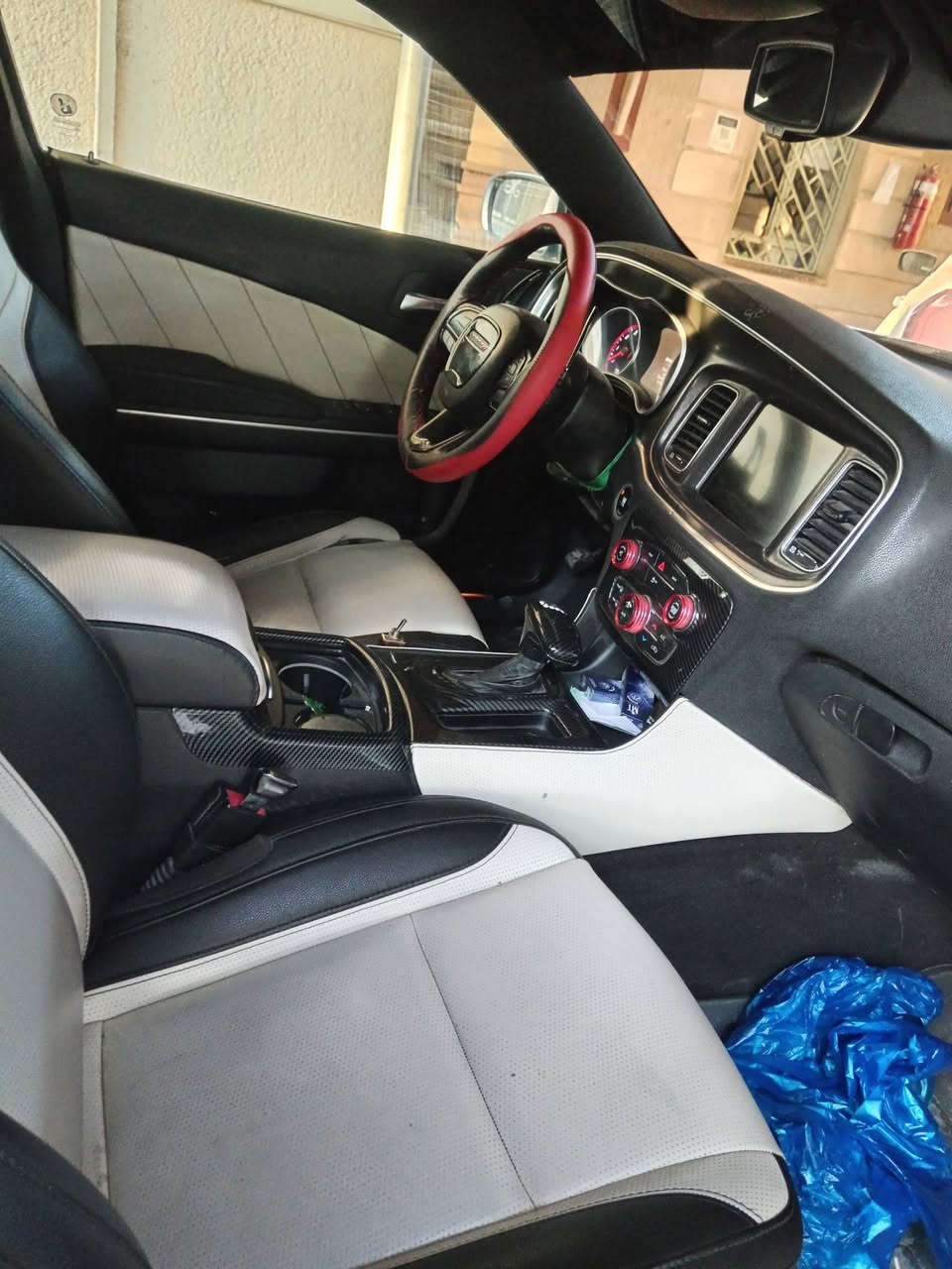 جارجر ٢٠١٦ باب سائق وجاملق خلف سايق
السياره جاهزه من كلشي نضام صوت افضل من كورسا RT اصل ١٩٠ وبيه مجال مكينه ٥٧٠٠ تبريد حداديه مكينه كير كله مكفول السياره احلى من الصوره فيس ممتواجد

***********
