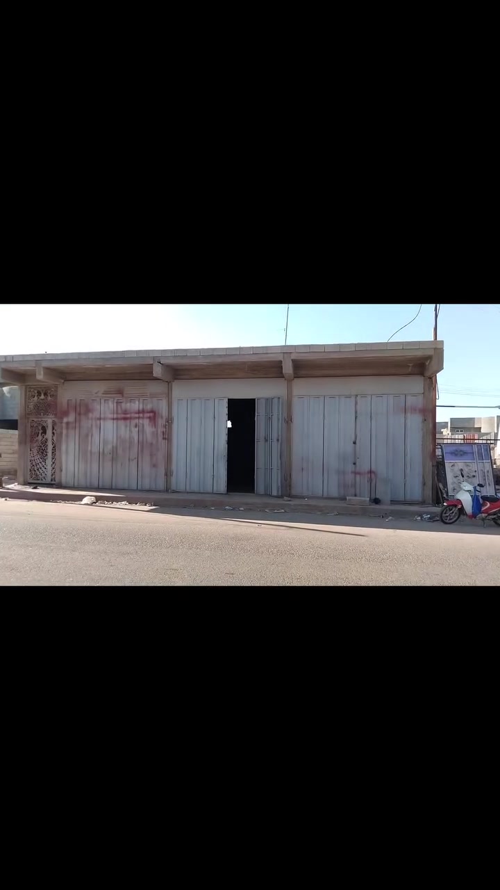 يالله على بركة الله محلات تجارية للبيع قطعة ومقاطعه ماشين بيها معاملة تمليك عنوانه مميز جدا بلدشارع السكلات مقابيل جملونات الجبس مساحتها 224م واجه14م نزال16م خدمات تبليط ومجاري وكهرباء وماي رجاءآ فقط الشراي يتصل ***********
