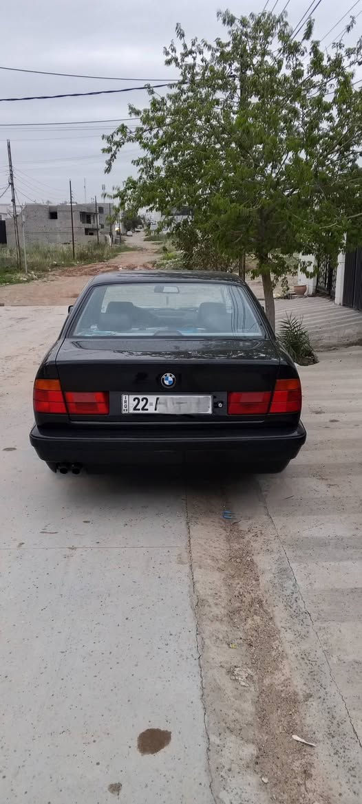 Bmw  1995 رقم هةولير رةش 
 Bmw 1994    رقم كركوك نيلي
بةناو خۆمن جووتە خوشکن

موبايل *********** كركوك, العراق
