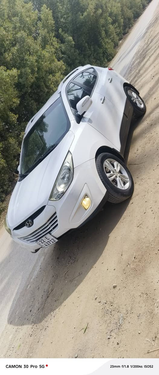 السلام عليكم توسان موديل 2013 خليجي نص فول تحكم ستيرن شاشة اربعة دسك خمسة ويل كب حساس خلفي اشاير بالمري السيارة بيه جاملغ امامي مبدل فقط مكفولة من الصبغ بيه بارد قليل مكينه كير حداديه تخم تاير تبريد كهربائيات كله جديد منظومه زنون كامله رقم وهزه جدليدل2030 باسمي تريد تحويل تريد وكاله السعر 130 مكان السيارة كربلاء مامتواجد عالفيس للاستفسار اتصل ***********
