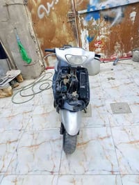 اكزز شغاله للبيع ب 200 وبيها مجال 07869183569