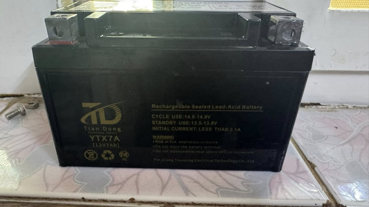 السلام عليكم غراض للبيع   باتري ادرس جديد انتاج 2026مستخدم اسبوعين ب10  (اشتريته ب17) 
تجوه خلفيه مال اردس ب 8
مرايات سبيسي الزوج ب4
مريات ادرس الزوج ب4
الي يريدهن يتصل على رقمي غير متواجد على النت 
***********
