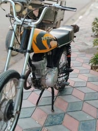 دراجه للبيع اوراق اصولي تعمير جديد.كله 25 عده المكينه 21 نضيفه سعر خاص...