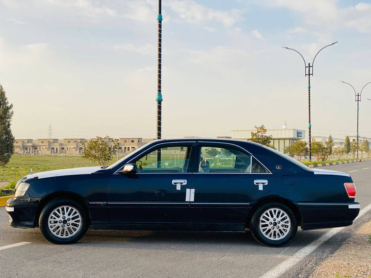 ماشااللە لە ماڵی هەموو لایەک
مەلیکەی ساق 2002 مەکینە vvt 
4دوگمە دەشبول نەجەف 
4 تایەیی لوکی لەسەرە 
سەیارەکە وردە دەسکاری گەرەکە زۆر بەسیتە خۆم نیوەیم تەواو کردە 
سونەریم داناوە 
سعری 40 وەرەقەو مەجالێ برایانە تخوا موشتەری نیت سەرم مەئیشینە پارەی بڕاوەیەکە 
شوێن کەلار 
ژم :***********
