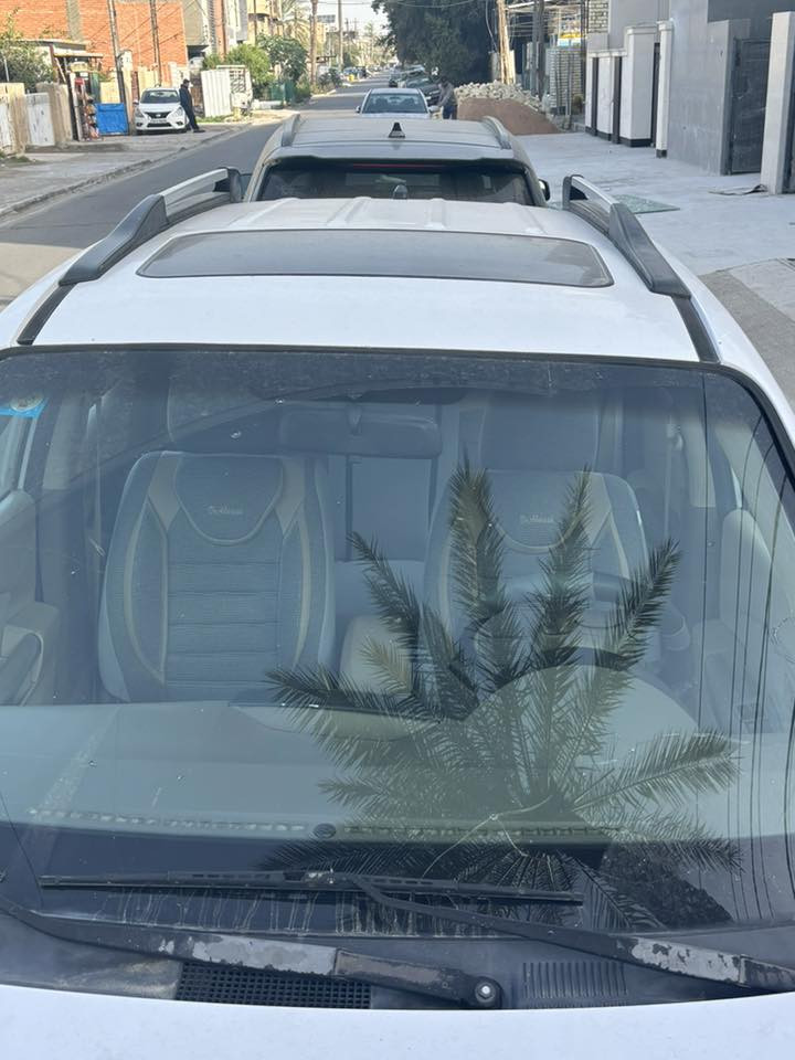 توسان 2009 الشكل القديم اخر اصدار يجي التبريد شاشة بيهه صبغ باب السكن و الوراه و بنيد فقط البجم كبس مابيه شي 

لمعرفة السعر يرجى الاتصال على الرقم 

***********
