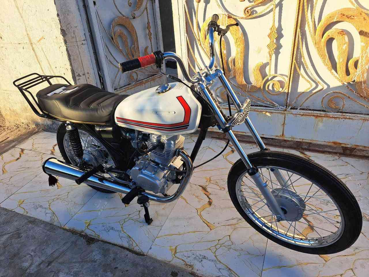 سلام عليكم دراجه للبيع اوراق سكنر ٧ صارلها ٣شهر من معمره لسعر ٧٥٠ ***********
