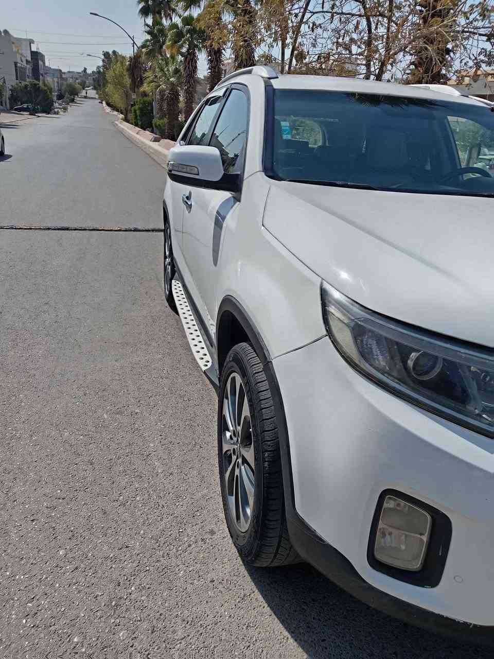 السلام عليكم للبيع كيا سورنتو موديل ٢٠١٥ ابيض للون فول مواصفات ماعدا سلايد شرط محرك ٤ كير بدون عيب تبريد مركزي صدر أمامي وخلفي بدون عيب ٧ راكب السياره مكلوبه ورقه الفحص موجود شرط تحويل طالب عليه ١٣٣ ورقه وبي مجال رقم موبايل *********** او *********** مكان السيارة كركوك كركوك, العراق
