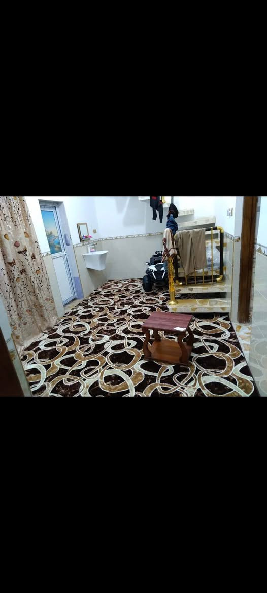 بيت للبيع في الماجدية خلف الصفا القديمة مساحه 100 مربع ركن سند 25 غرفه واستقبال وصاله ومطبخ وحمام كامل المواصفات بناء حديث كله طابوق الطابق الثاني صاله وحمام بس سعر مناسب جدا مستعجل ع بيعه خدمات كاملة فقط لايوجد تبليط منطقة هادئة 
للواصل ‏‪‏‪***********‬‏
والخاص مفتوح
