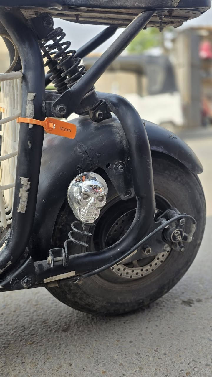 سكوتر دباب صناعه امريكا للبيع كوم حديد يحتاج بطاريات وترتيب كهربائية 
ملف ١٥٠٠ شغال 

سعر ١٥٠ مكاني المشل حي الرئاسه


**إذا كنت صاحب هذا الإعلان وتريد حذفه لأي سبب، رجاءا أرسل رسالة إلى الدعم الفني**