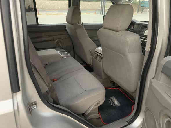 جيب كومندر 2007رقم بغداد سياره كلش جديده مناقصه برغي تبريد ثلج صدر جديد تايرات جديده 7 راكب بسمي  محرك 6 سلندر 3700 كامره  تبريد 3 قطع السعر 11  وبيه مجال مكانه السيديه 
***********
