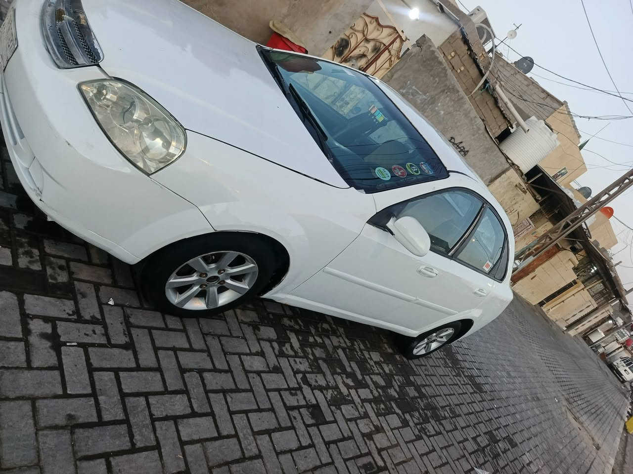 يالله سلام عليكم  شوفرليت وابتره موديل 2011
مصبوغه عام جماليه 
كير ومحرك جدد حداده جديده تخم تاير كهربائيّات كلهه شغاله 
رقم بصره سنويه 2028 مشروع وطني راعيها موجود 
السعر 46 بيه مجال  مكاني البصره القبله الاستفسار ***********
