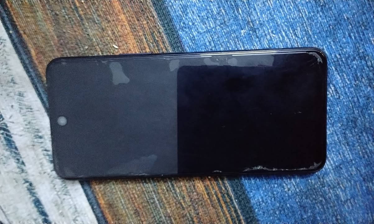 سلام عليكم شباب موبايل هونر انطوني سعر اليرضي الله النضافة مثل ماموضحة بصورة فقط ال لزكة يرادلها تبديل ***********فقط واتساب وماسنجر
