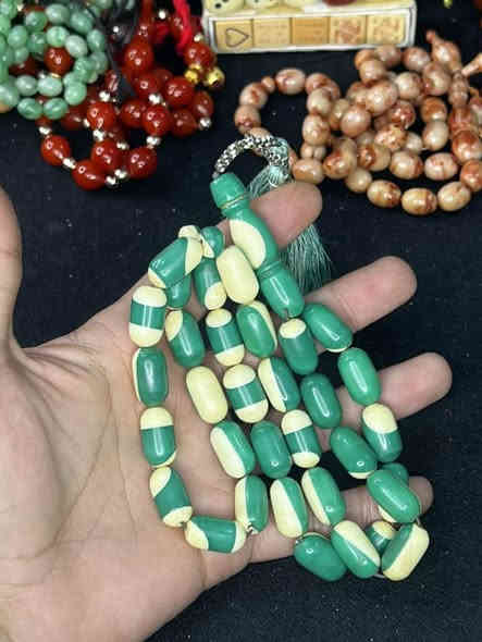 سندلس مخروط من طوبات بليارد بلجيكي انتيك ملاحظة السبحه خراطه قديمه خراطه الموصل والسبحه مغلفه 
71غرام
33
17.7/10.5mm
للتواصل واتساب
***********
