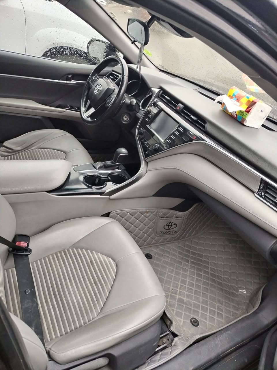 كامري ٢٠١٨ se بلاك اديشن
حادثه فقط بنيد
رقم اربيل تحويل مباشر
مواصفاته
شفتات ستيرن وكشن جلد وكهرباء
السياره مال جناي بالعافيه ع الياخذه
ماشيه ٨٦ فقط
***********
 
السعر ١٧٣ وبيه مجال
مكان السياره الانبار هيت او رمادي
