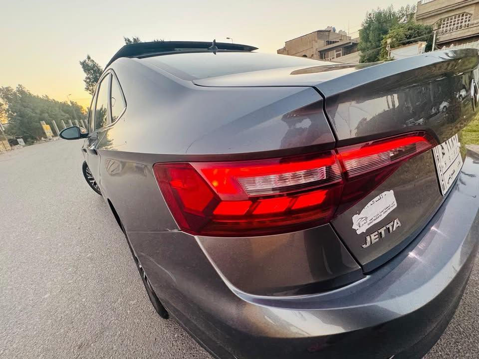 جيتا موديل ١٩ مواصفات Se  ماشيه ٧٨ مايل 
حادث خفيف بدون صبغ بدون تبديل فقط شبر بارد مرفقه صور الحادث رقم بغداد أنكليزي 
 السعر ١٥٠ وبي مجال 
***********
