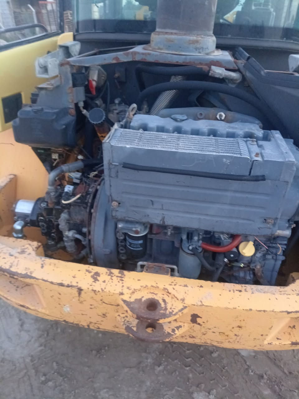 السلام عليكم للبيع شغل فالفو حجم 35 موديل 1999 مكفول كفاله عامه من مضخه ومكينه وكل النواحي بدون سنويه وأرقام مكفول من لسرقه ولعشاير للاستفسار الاتصال على الرقم *********** /// ***********. مكان ديالى بعقوبه
