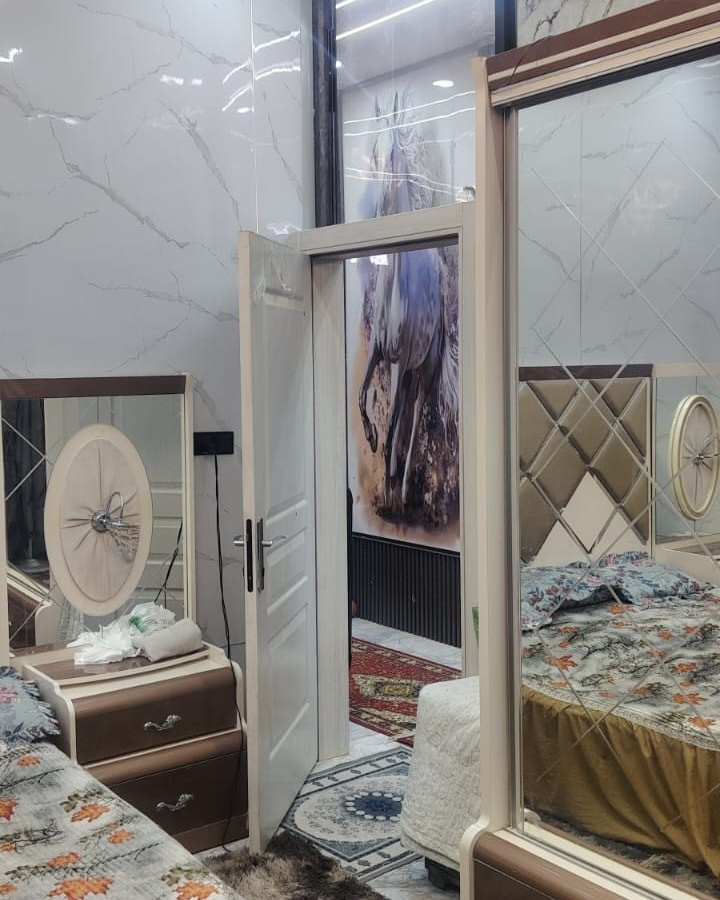 ٩٠ متر للرهن حي الغدير طابقين بناء حديث مرمر ٣ غرف نوم مبلغ الرهن ٨٥ الاتصال ***********
