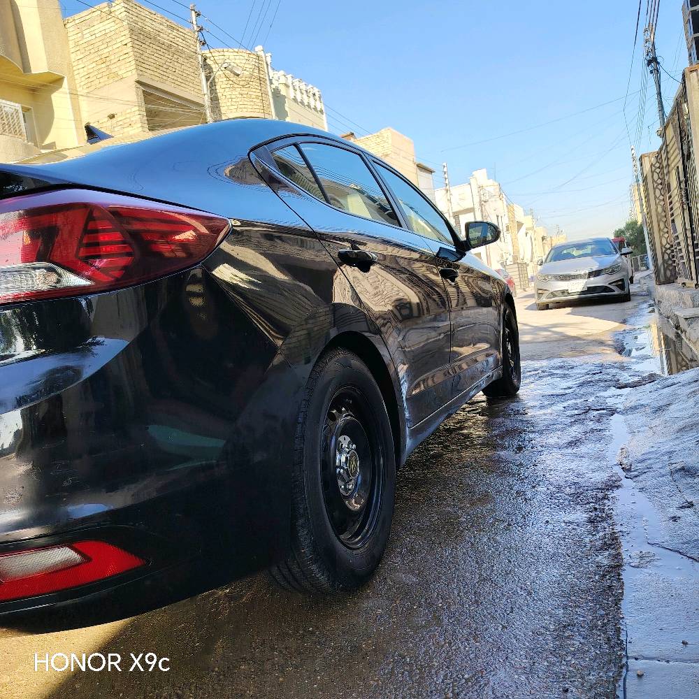 لنتره موديل 2020  سياره فول ما عده بصمه وفتحه تخم تاير جديد كير المرغوب يتي ماشيه 130 عنوان لسياره بغداد لدوره 