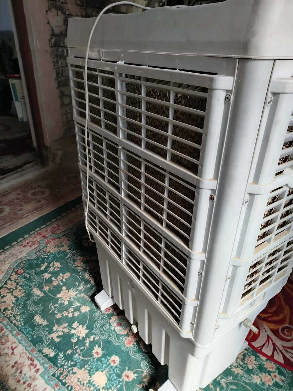 سلام عليكم مبرده جديده للبيع مكان بغداد التاجي تصال على الرقم ***********
